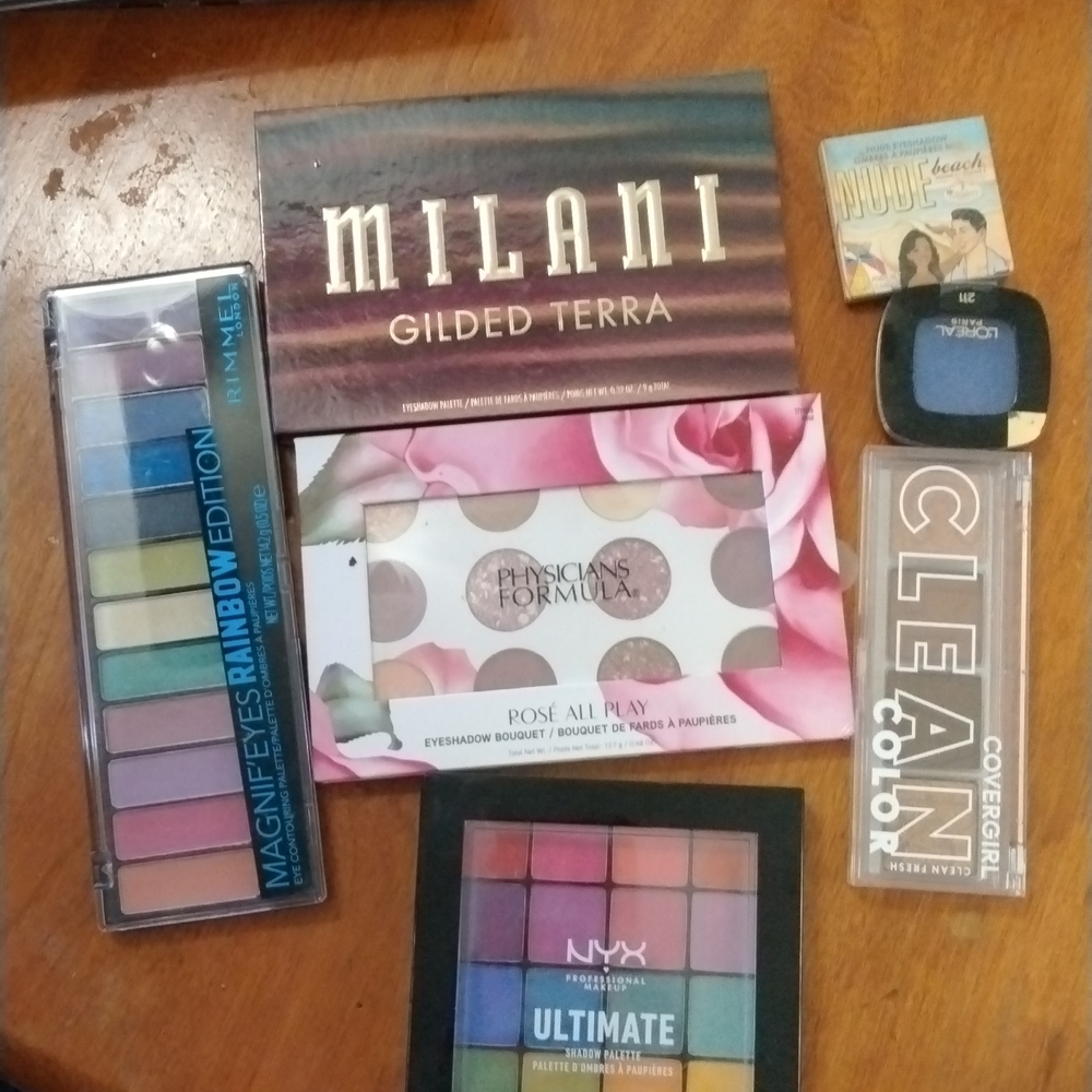 New eyeshadow pallet bundle